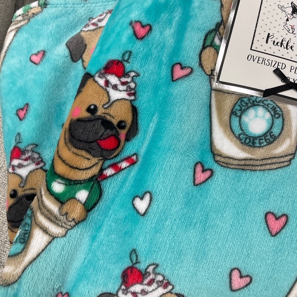 T.J.Maxx Holiday Pug Throw Blanket Pugguccino Coffee Hearts Plush